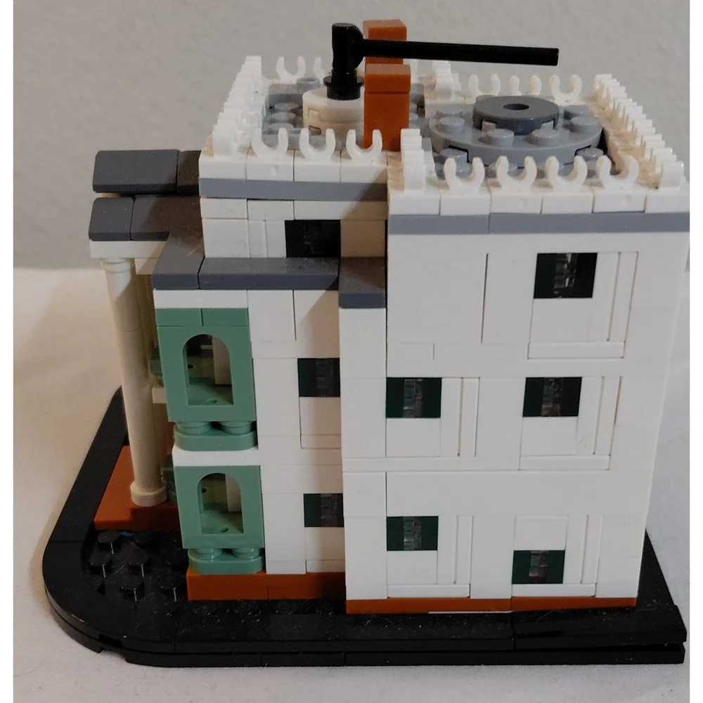 LEGO Mini Disney The Haunted Mansion (40521) - Built Model with Minifigure